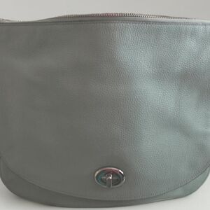 Coach*👋🏻 Mint green Leather Crossbody Bag with Turn-Lock, Has shoulder strap